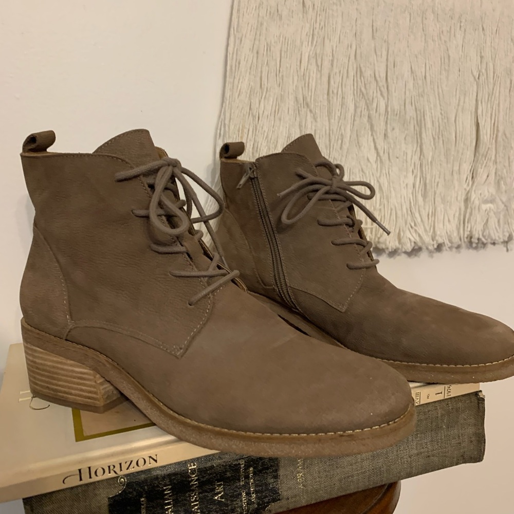 Lucky Brand Tan Laced Ankle Boots - Picture 6 of 8